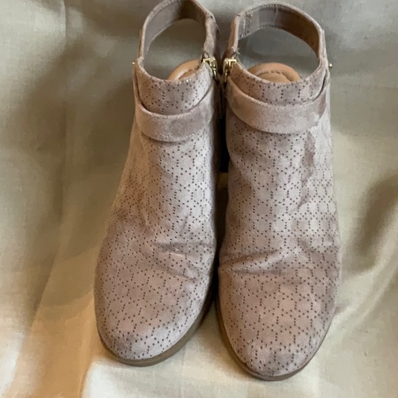 Dr. Scholl’s Booties w/ heel Size 10 - Picture 12 of 16